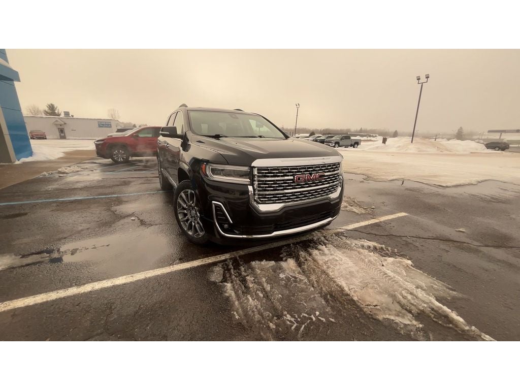 2023 GMC Acadia Denali