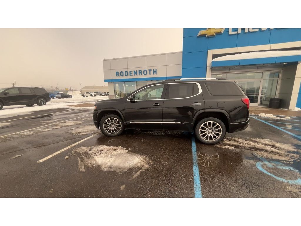 2023 GMC Acadia Denali
