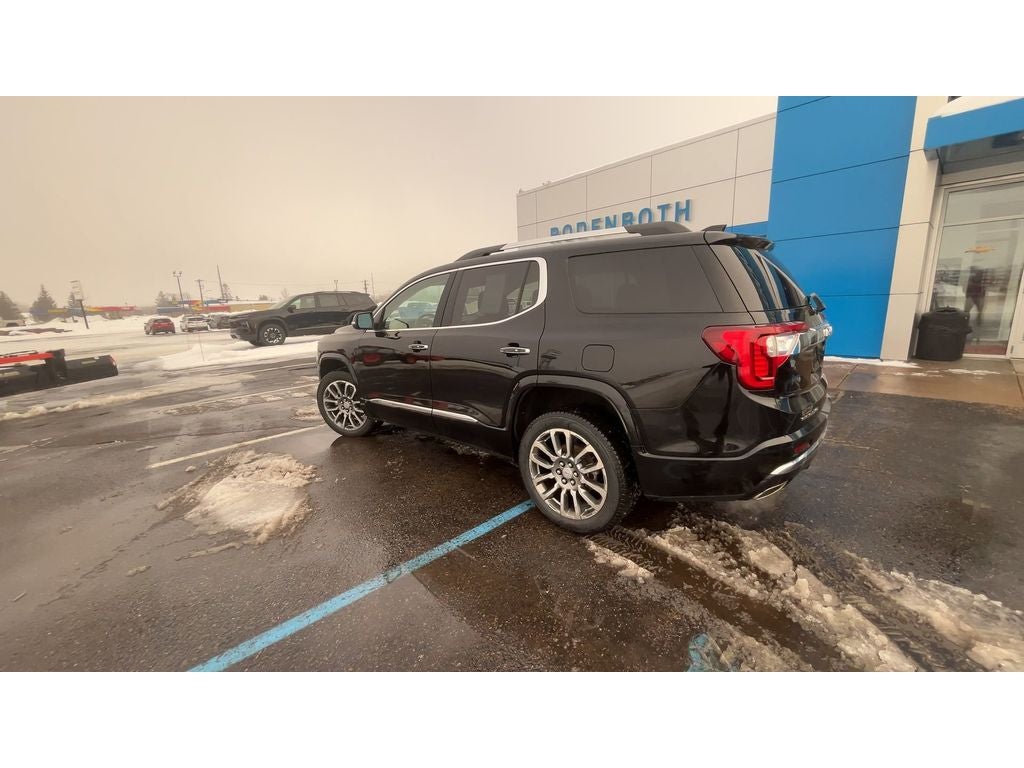 2023 GMC Acadia Denali
