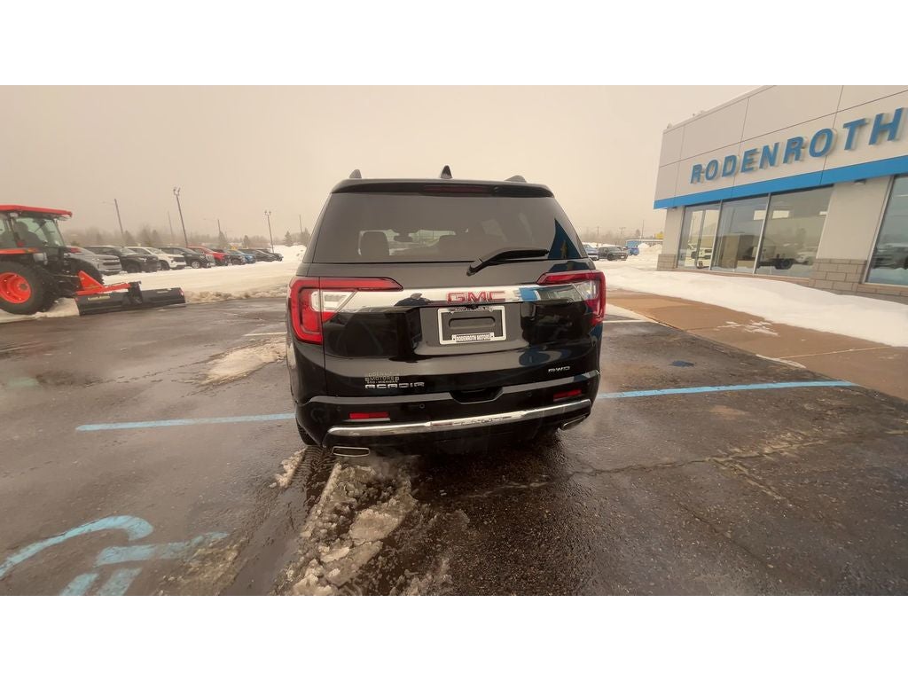 2023 GMC Acadia Denali