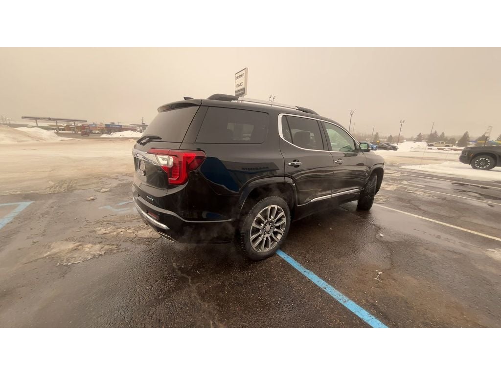 2023 GMC Acadia Denali