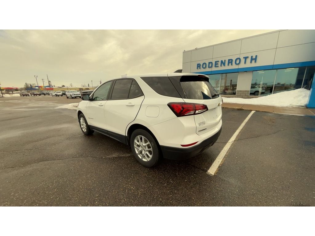 2022 Chevrolet Equinox LS